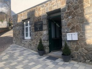 Madalena Cristiano Schwierzeck Cosmetics Außenbereich Eingang